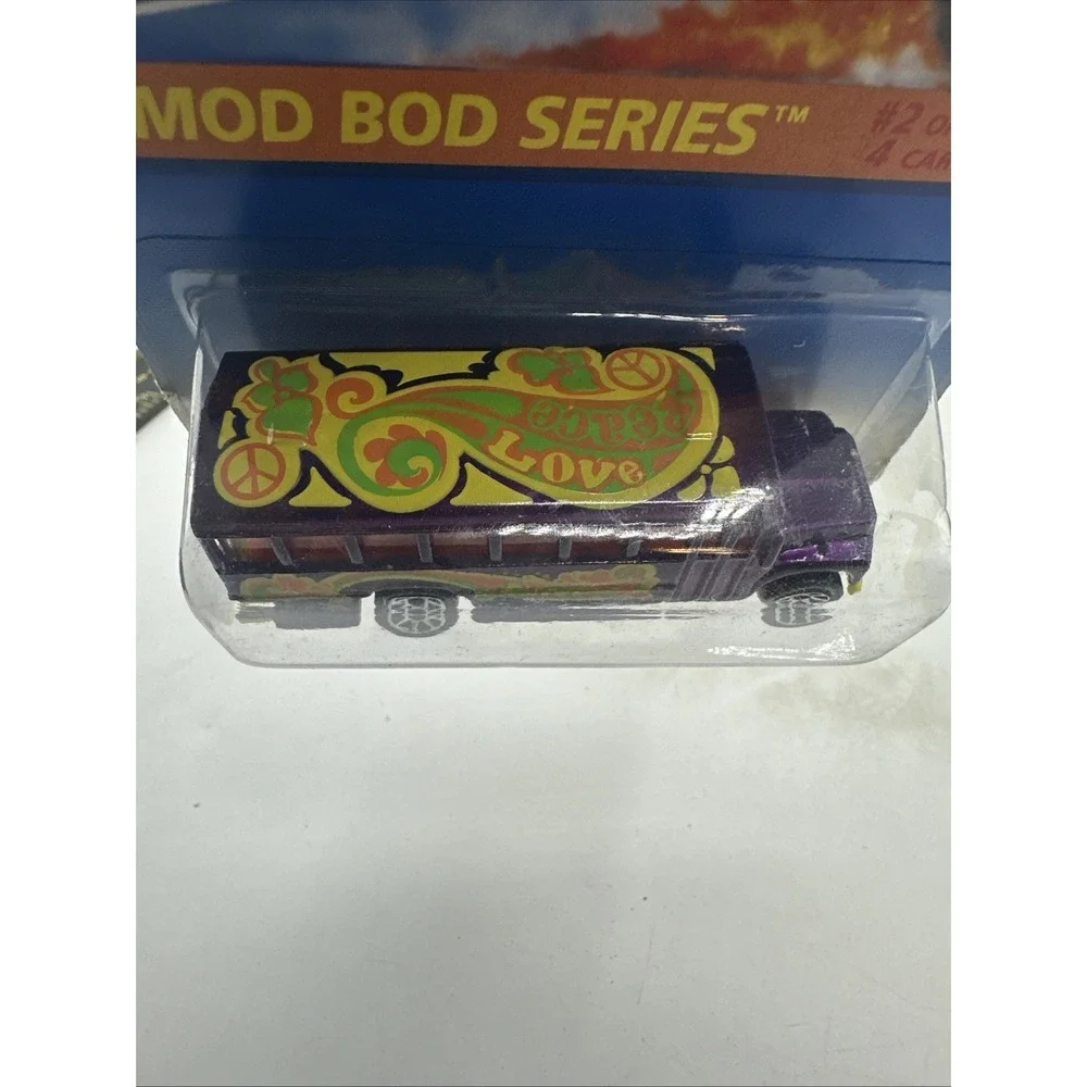 Hot Wheels Lot Of 2 Mod Bod Series 2/4 SCHOOL BUS and 3/4 Range River